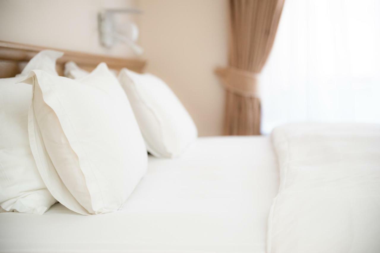 Family Hotel Anna Русе Экстерьер фото