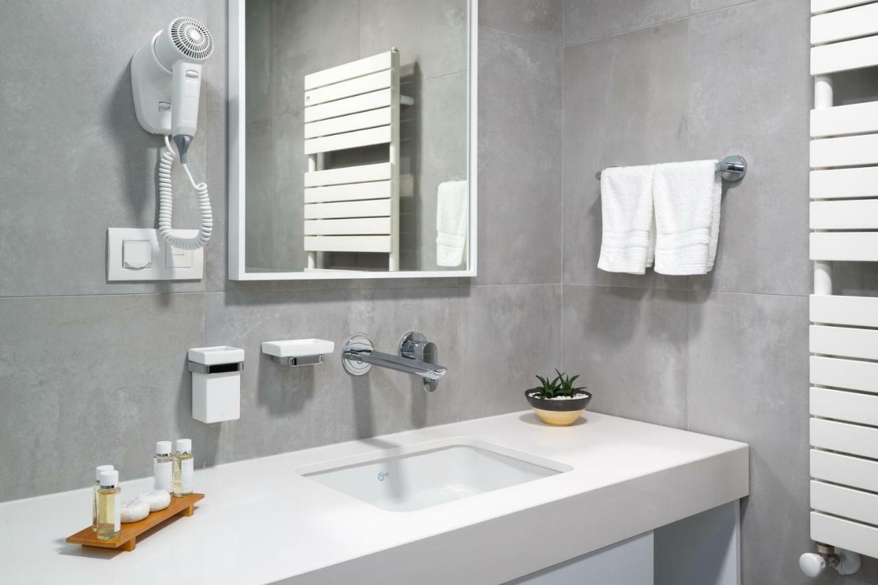 Family Hotel Anna Русе Экстерьер фото