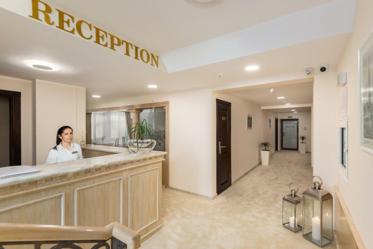 Family Hotel Anna Русе Экстерьер фото